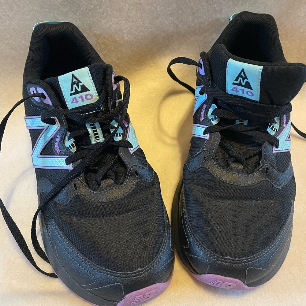 Women’s New Balance 410 Trail Black Shoes Size 9 1/2 9.5 - Picture 2 of 8